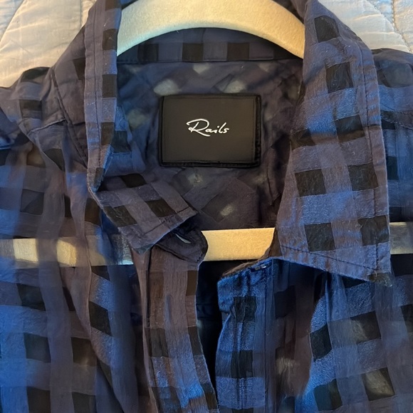 Rails button down - Picture 3 of 3